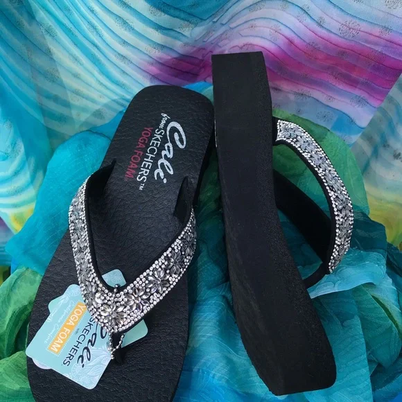 Skechers W’s 9 Arch Support, Low Wedge (1.5”) Heel with Crystal Daisy Accents - Picture 2 of 7